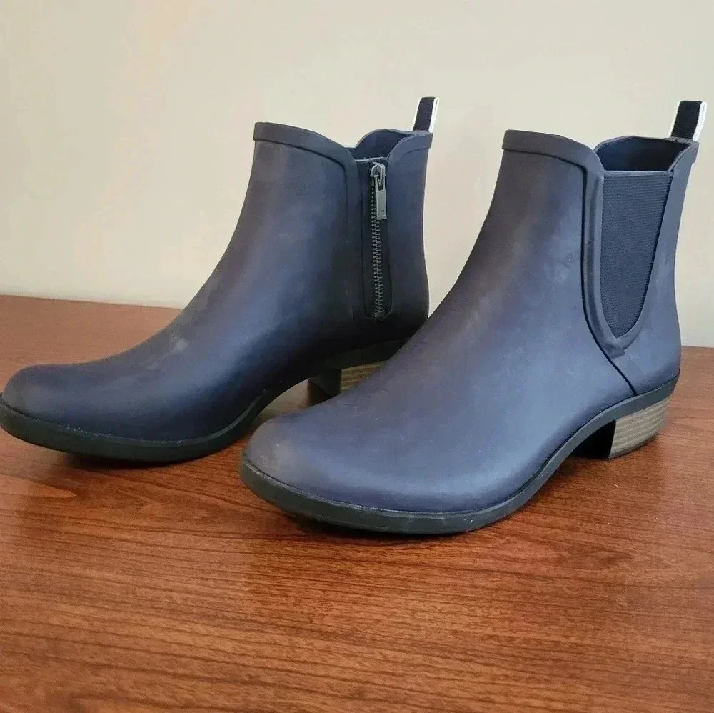 Lucky Brand Blue with Black Trim Basel H2O Rubber Stacked Heel Rain Booties(10)